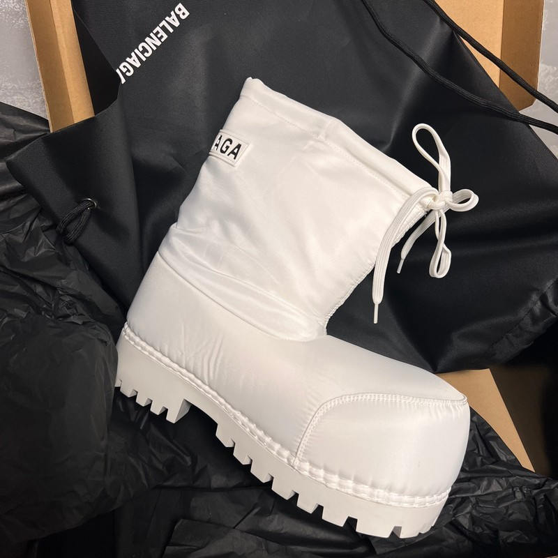 Balenciaga Alaska Low Boot in white nylon