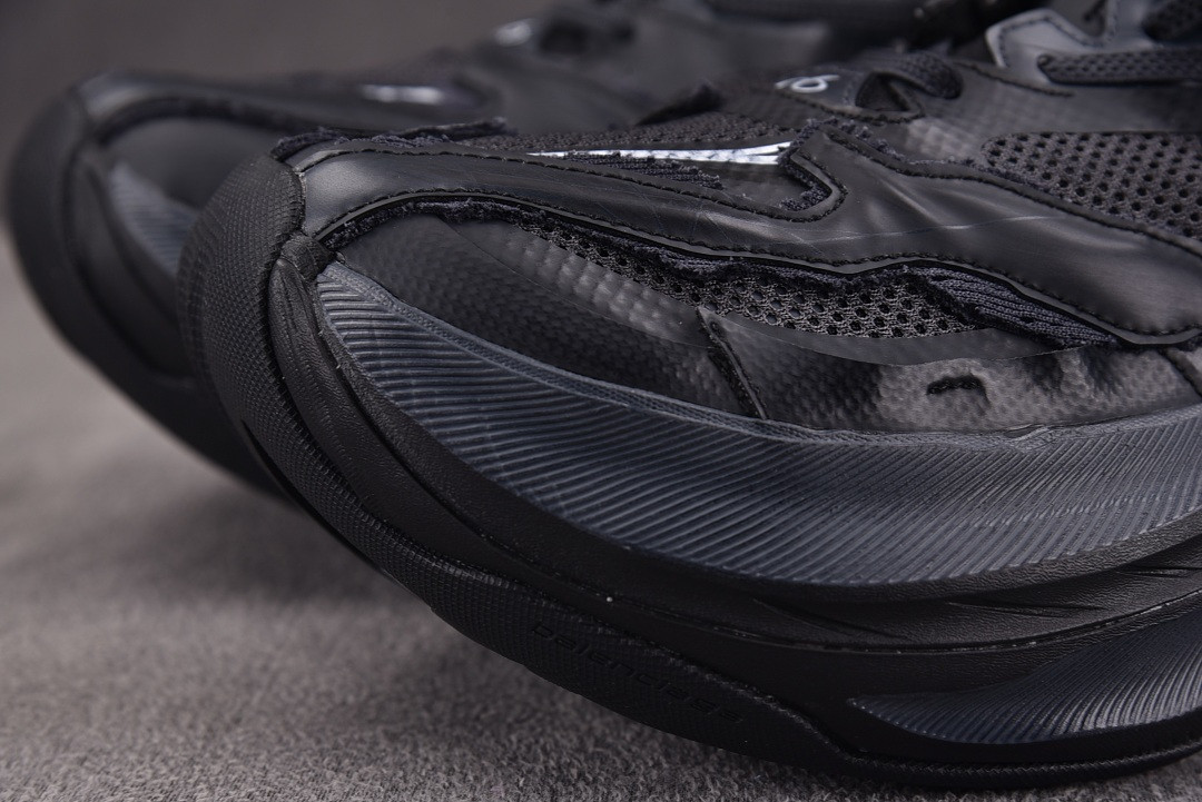 Ba1en*iaga Jet Black