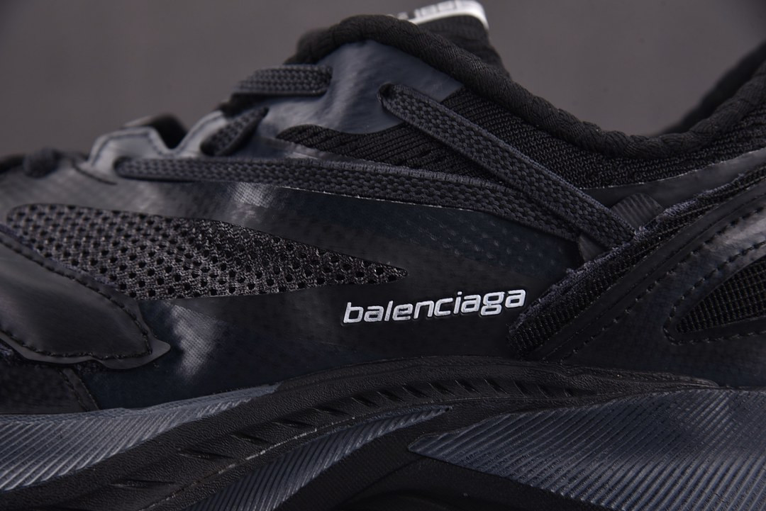 Ba1en*iaga Jet Black