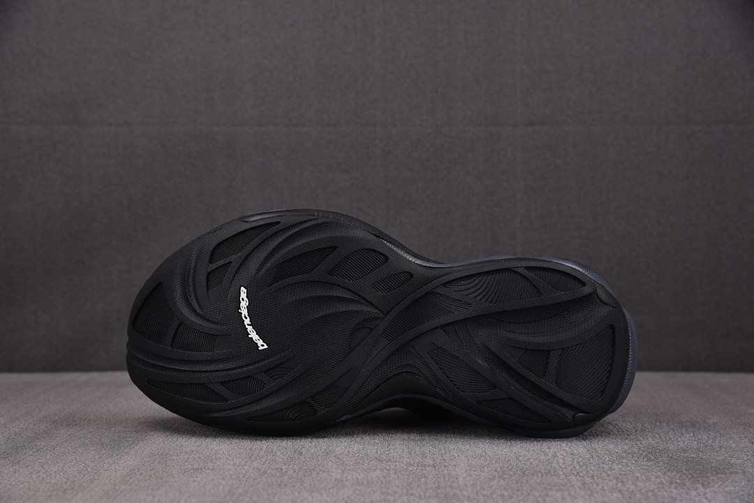 Ba1en*iaga Jet Black