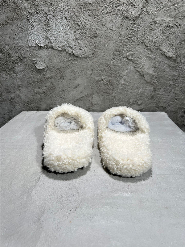 BALENCIAGA SLIDES
