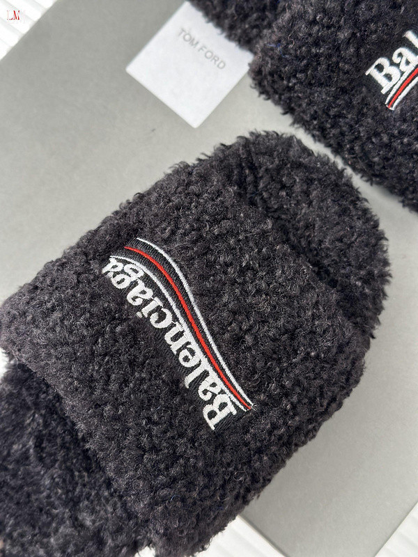 BALENCIAGA SLIDES