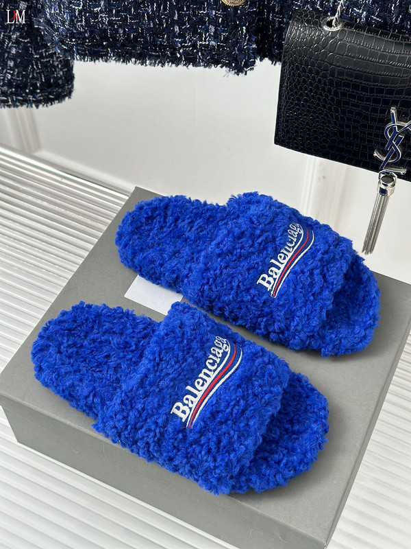 BALENCIAGA SLIDES