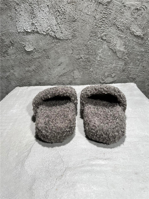 BALENCIAGA SLIDES