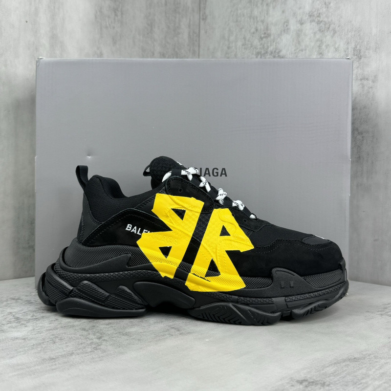 BALENCIAGA TRIPLE S
