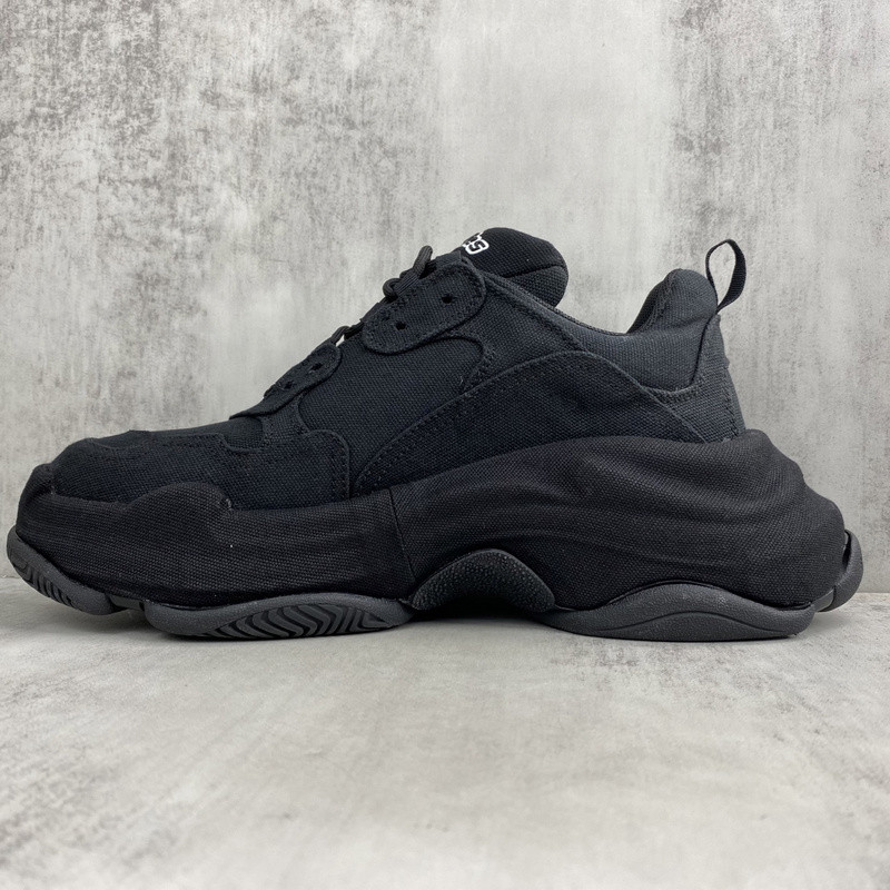 BALENCIAGA TRIPLE S