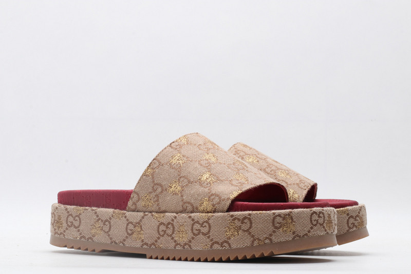 GUC LEATHER SLIDE