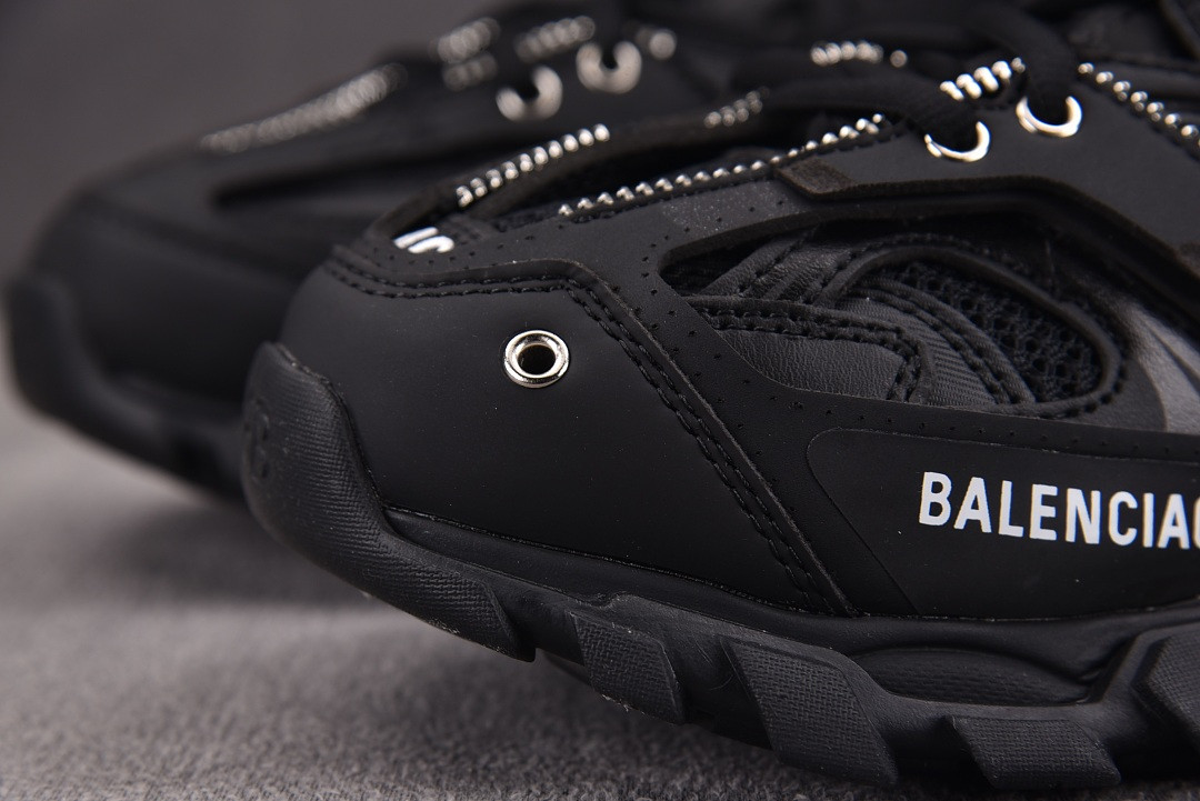 Ba1en*iaga TRACK 800592-WTRHK 0123