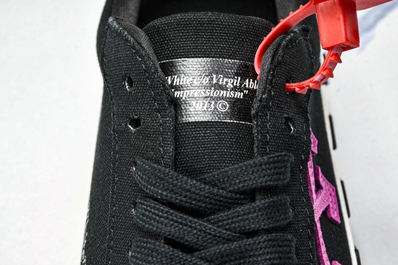 Off-White c/o Virgil Abloh