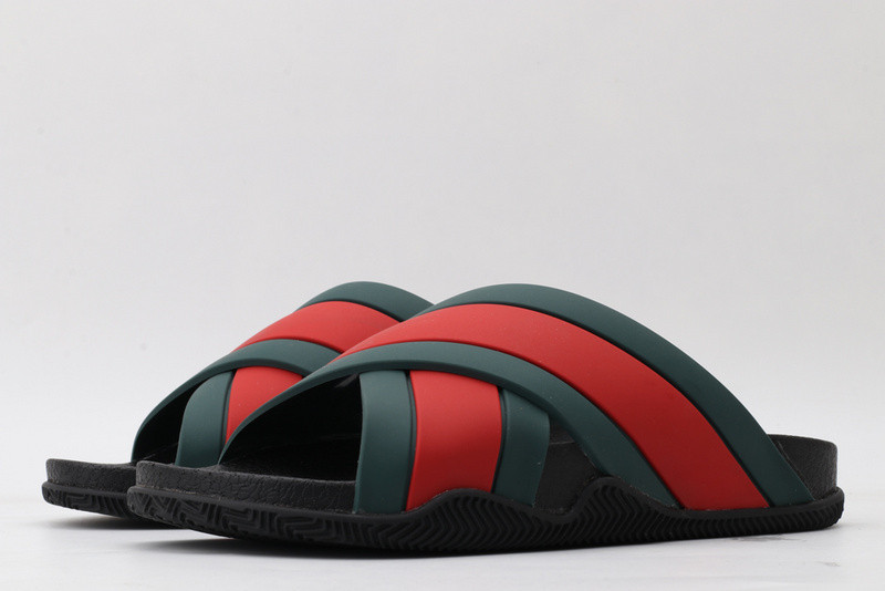 GUC LEATHER SLIDE