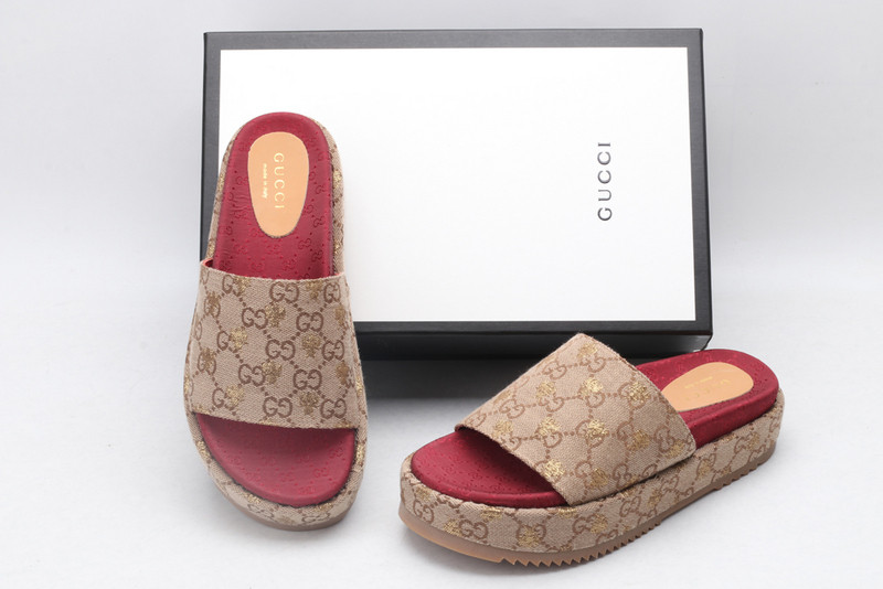 GUC LEATHER SLIDE