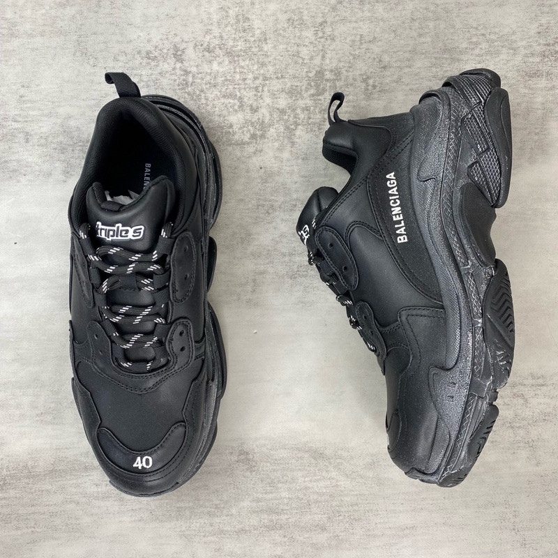 BALENCIAGA TRIPLE S