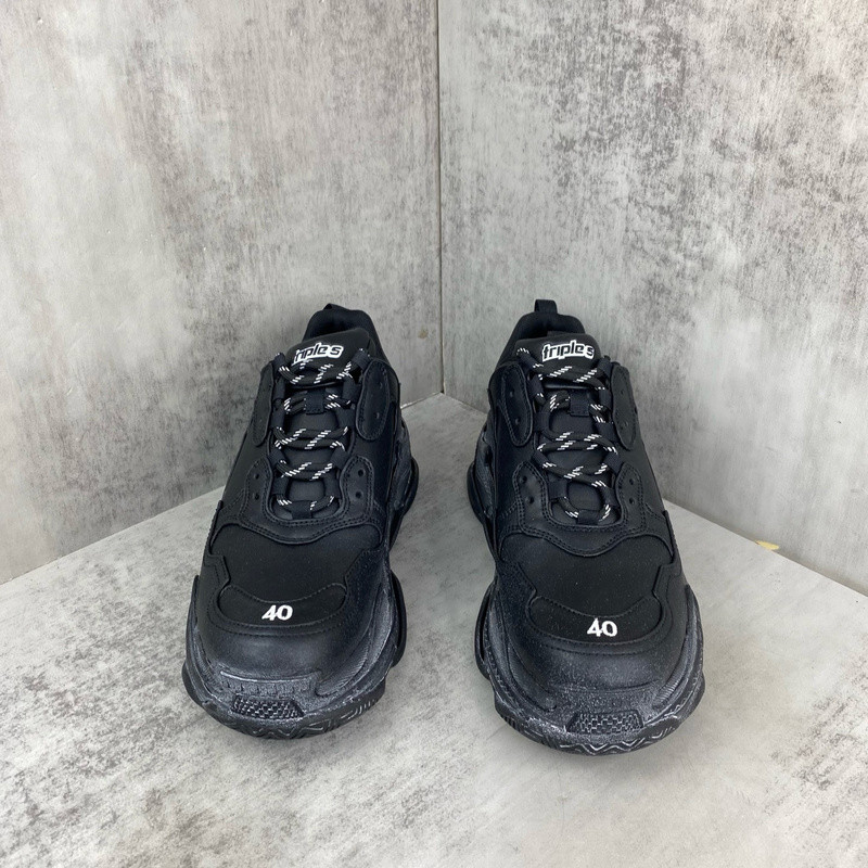 BALENCIAGA TRIPLE S