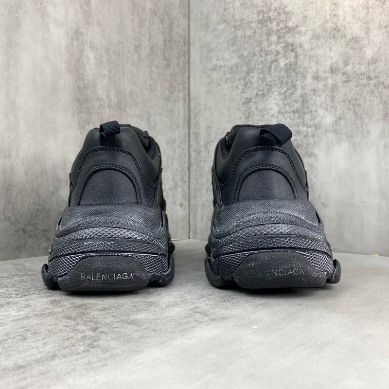 BALENCIAGA TRIPLE S