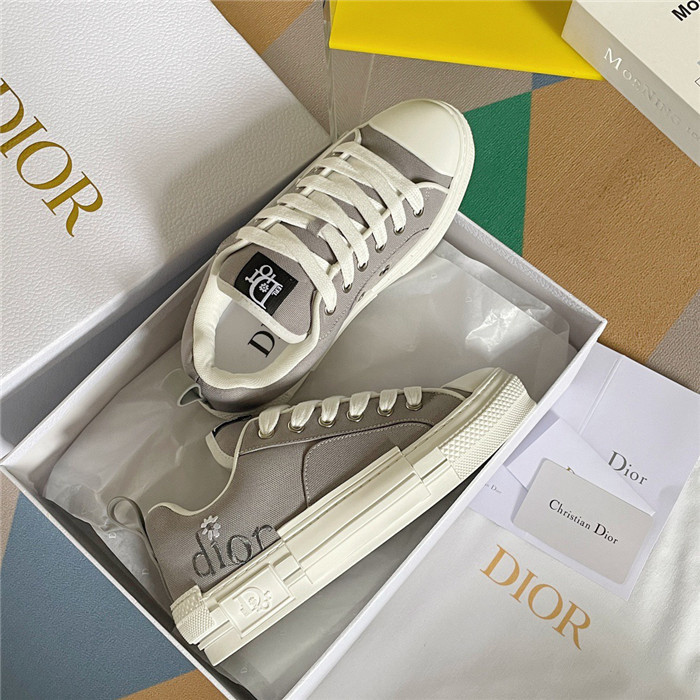 B23 SKATER SNEAKER