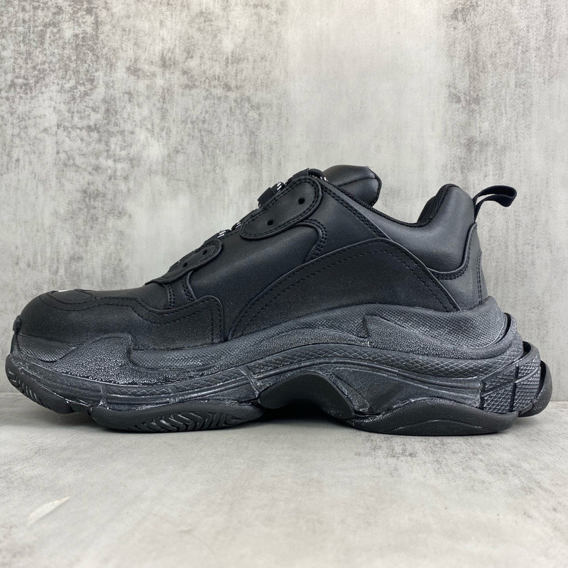 BALENCIAGA TRIPLE S