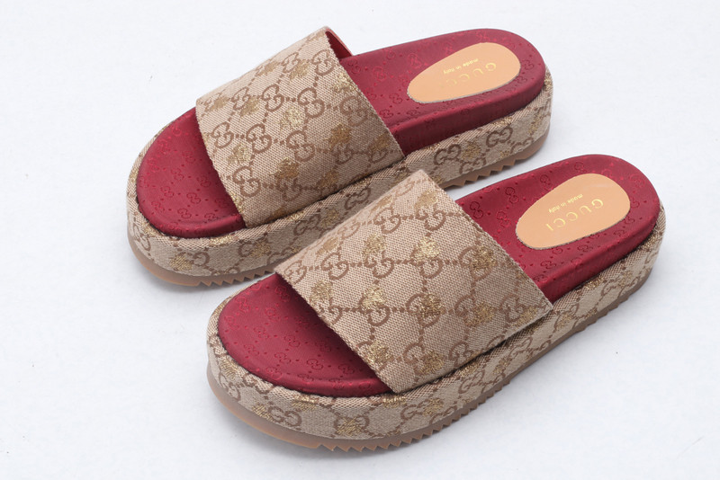 GUC LEATHER SLIDE