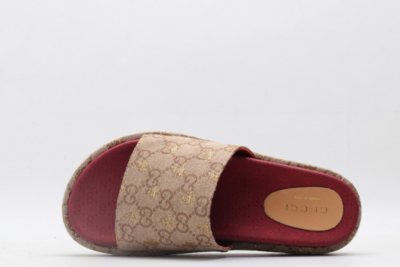 GUC LEATHER SLIDE