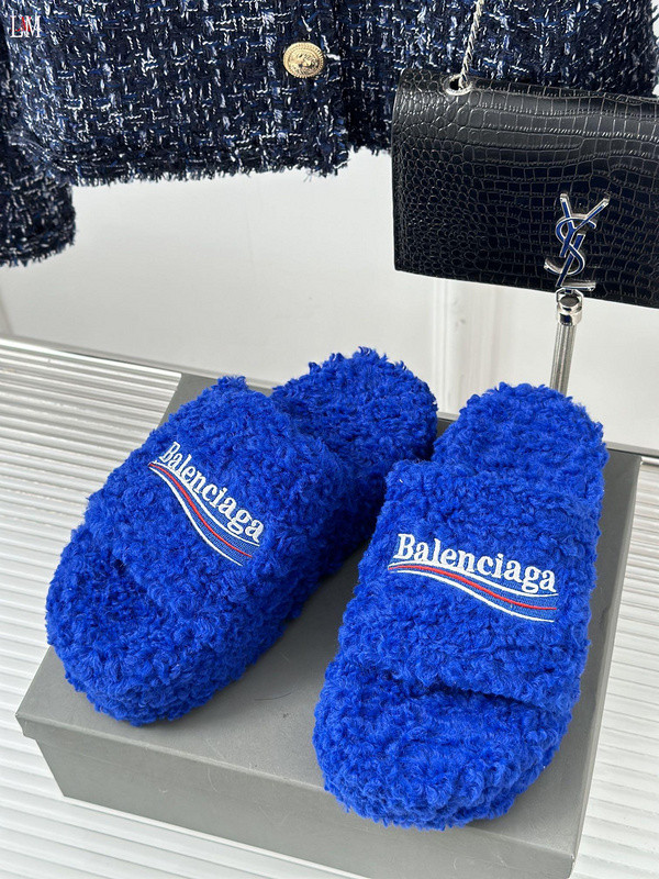BALENCIAGA SLIDES