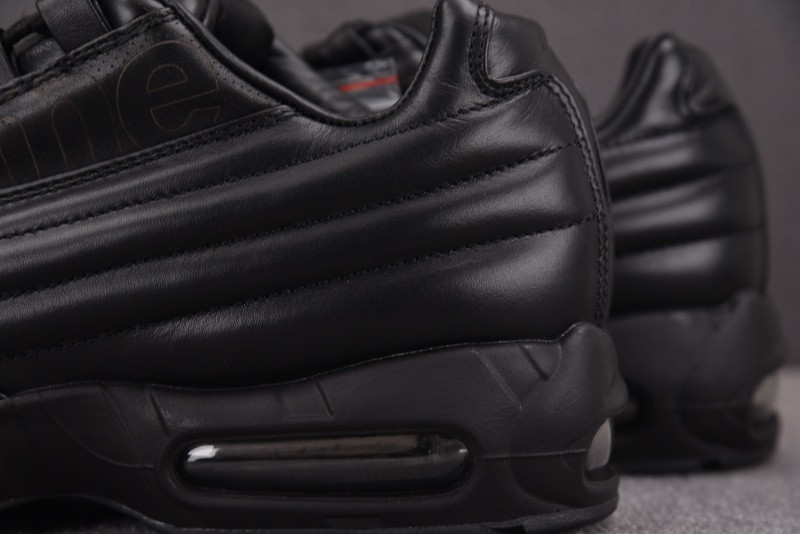 Nike x Suprem* Air Max 95 Lux
