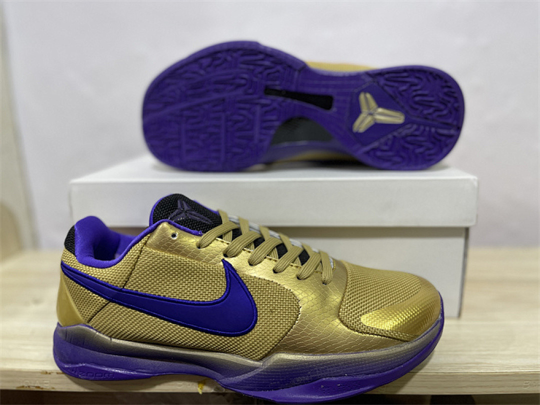 Nike Kobe 5 Protro x Undefeated Hall of Fame | DA6809-700