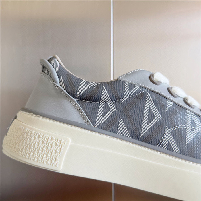 DR B33 SNEAKER