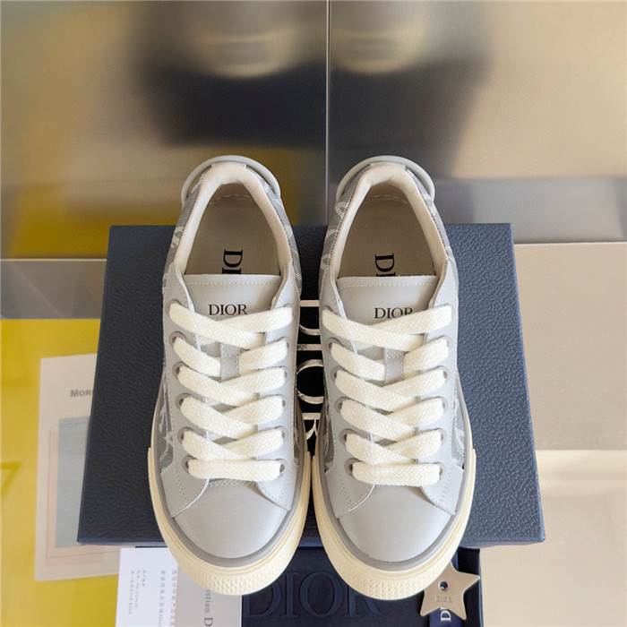 DR B33 SNEAKER