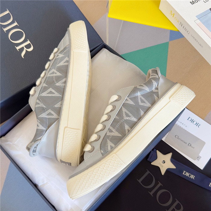 DR B33 SNEAKER