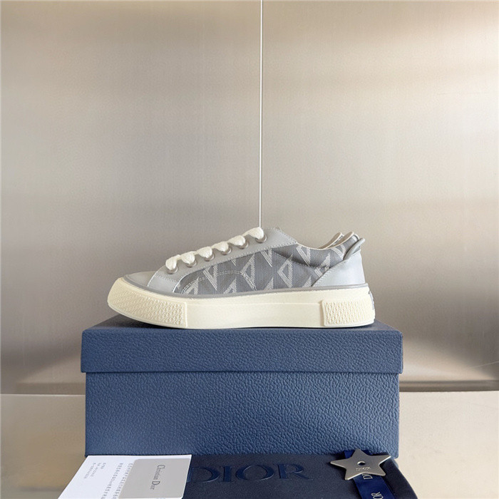 DR B33 SNEAKER