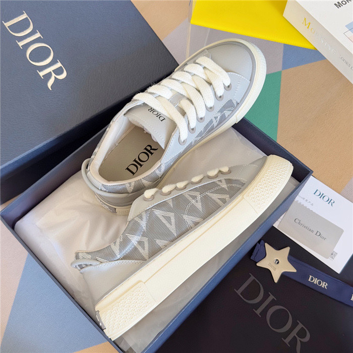 DR B33 SNEAKER