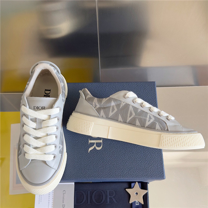 DR B33 SNEAKER