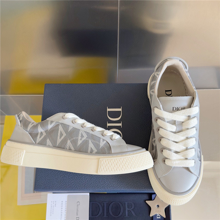 DR B33 SNEAKER