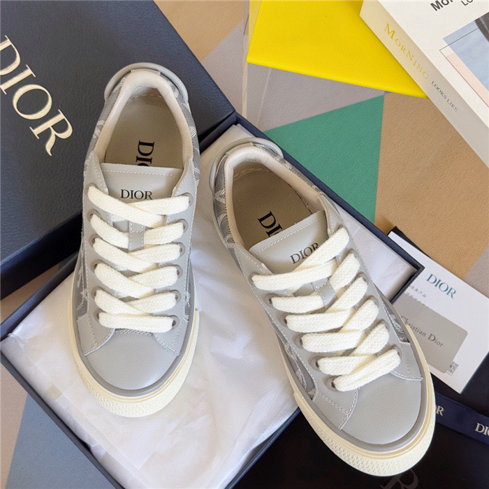 DR B33 SNEAKER