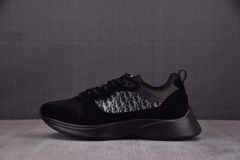 D10r B25 Oblique Runner Sneaker