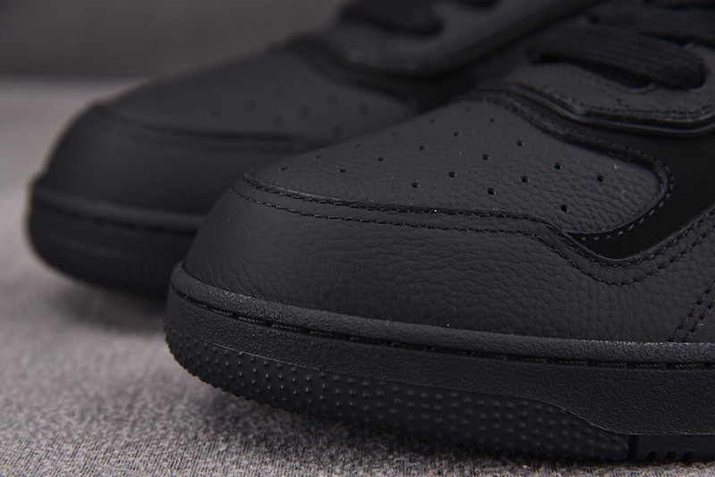 DIOR SNEAKERS