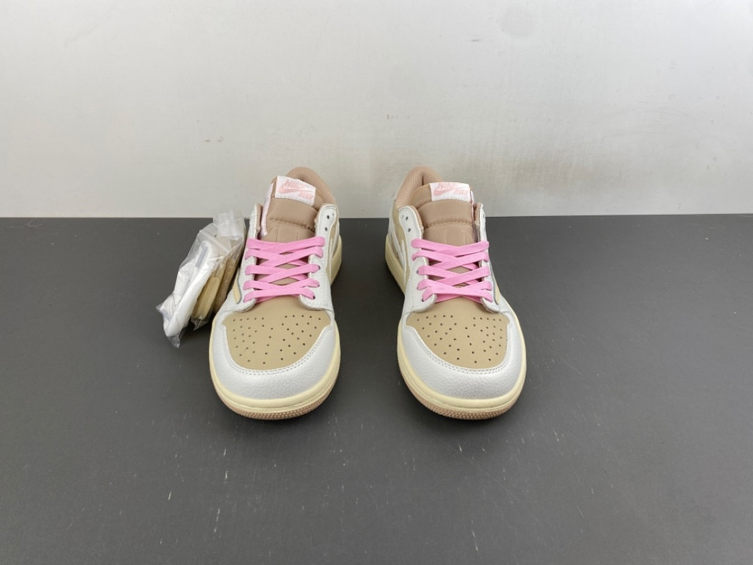 Travis Scott x Air Jordan 1 Low OG "Muslin" DM7866-106