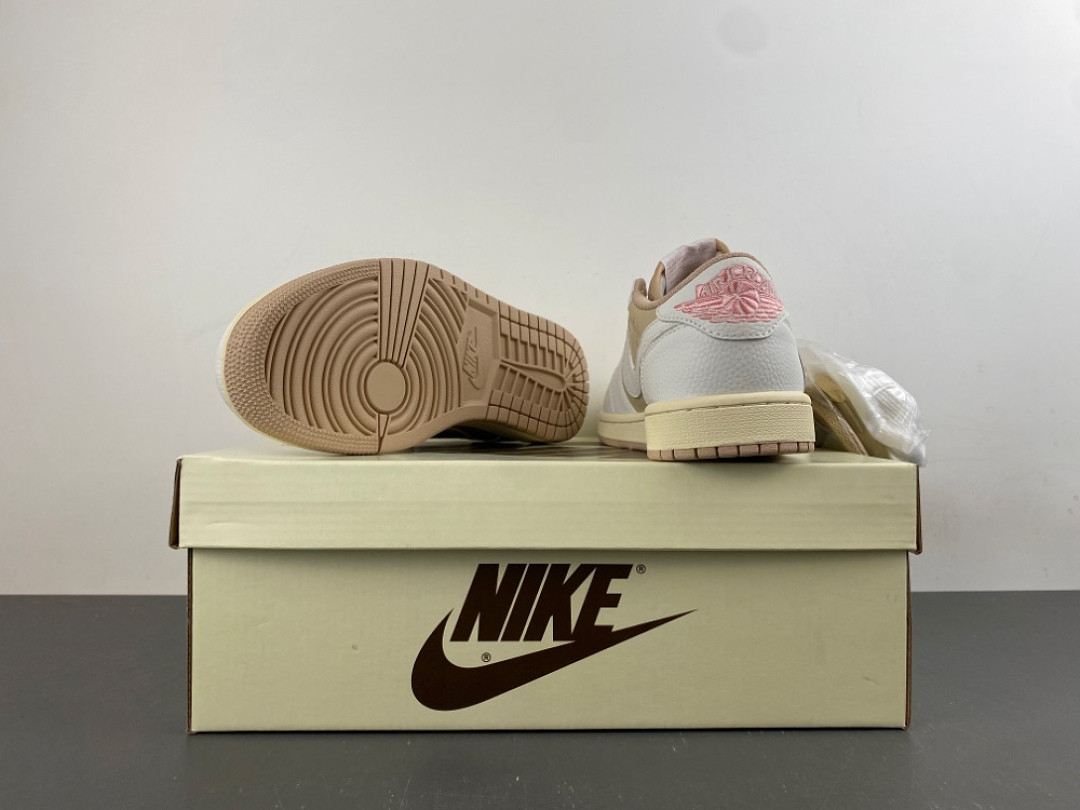 Travis Scott x Air Jordan 1 Low OG "Muslin" DM7866-106
