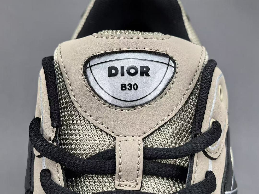 DR B30 SNEAKER