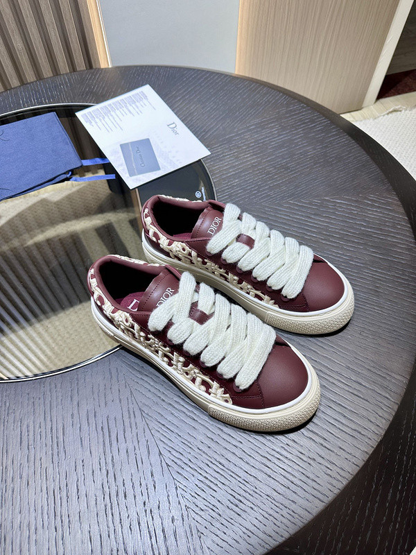 DR B33 SNEAKER