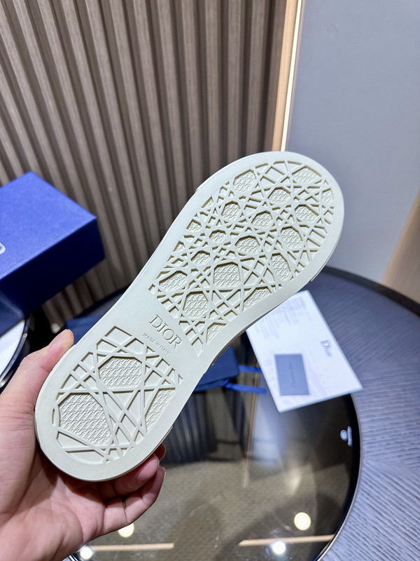 DR B33 SNEAKER
