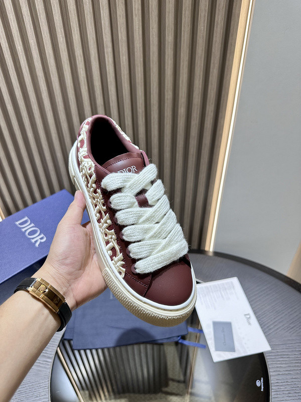 DR B33 SNEAKER