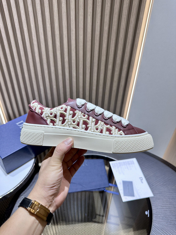 DR B33 SNEAKER