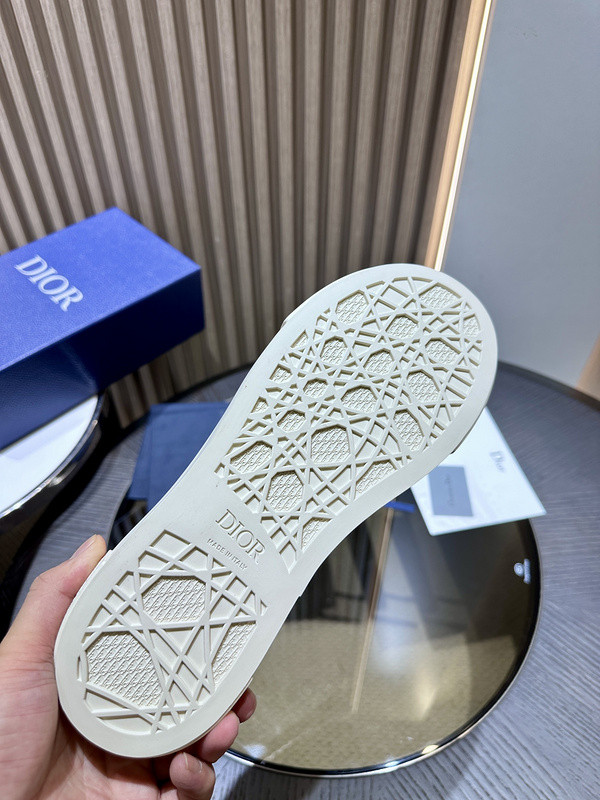 DR B33 SNEAKER