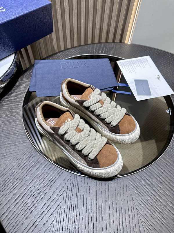 DR B33 SNEAKER