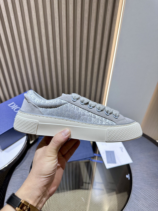 DR B33 SNEAKER