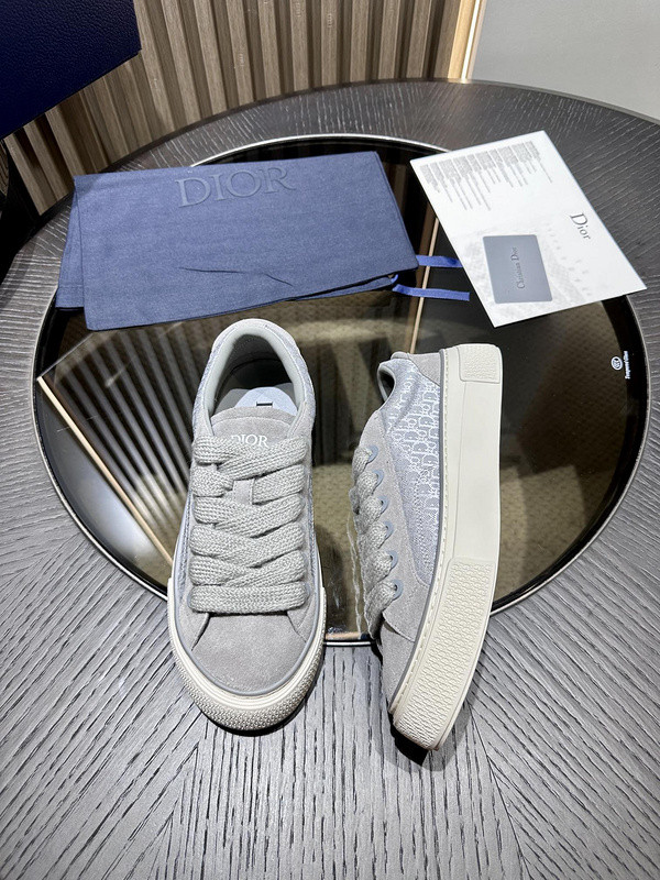 DR B33 SNEAKER