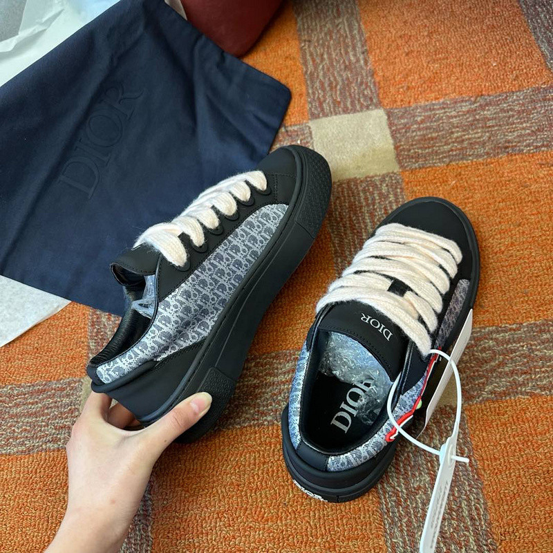 DR B33 SNEAKER