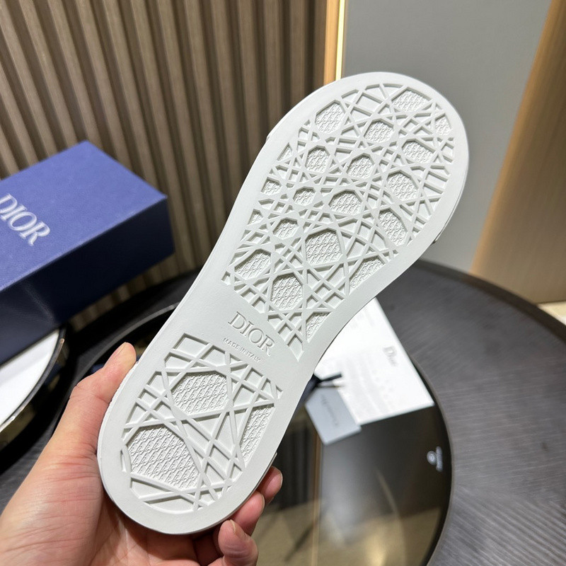 DR B33 SNEAKER