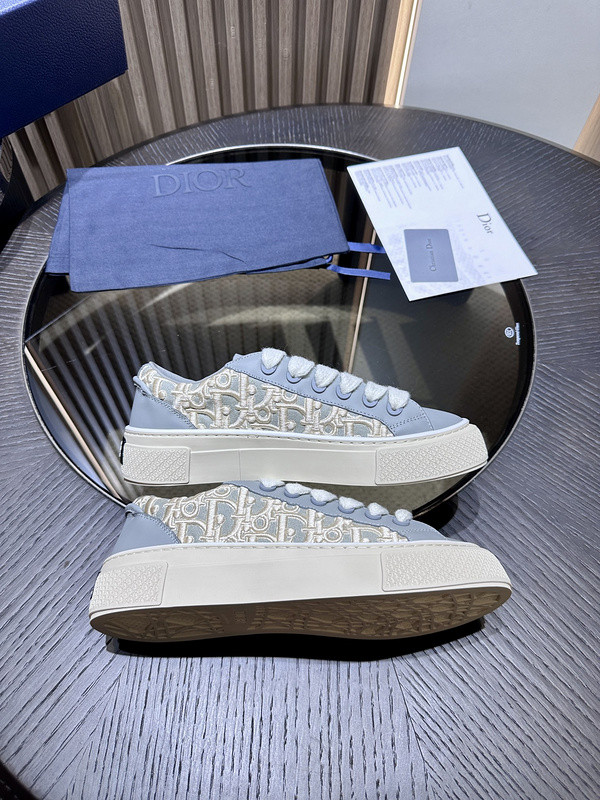 DR B33 SNEAKER