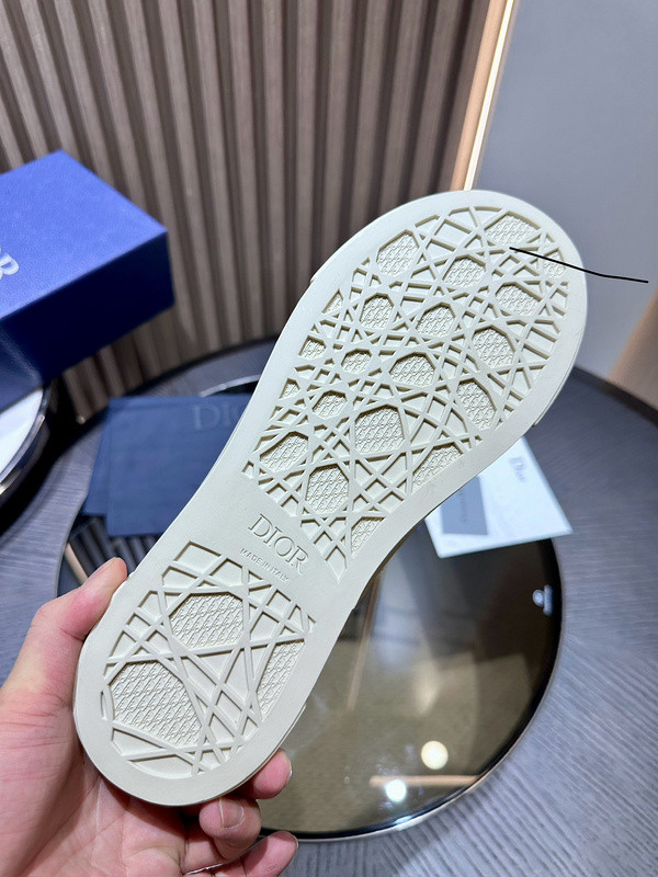 DR B33 SNEAKER